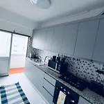 Lemon Tree House 2nd Floor - No Lift - Stairway 2 Andar Sem Elevador * Γκουάρντα