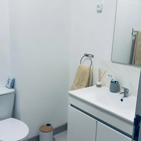 Lemon Tree House 2nd Floor - No Lift - Stairway 2 Andar Sem Elevador