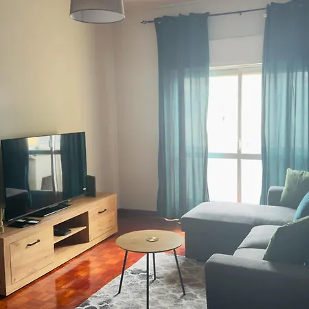 Lemon Tree House 2nd Floor - No Lift - Stairway 2 Andar Sem Elevador * גוארדה