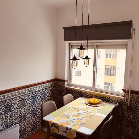 Lemon Tree House 2nd Floor - No Lift - Stairway 2 Andar Sem Elevador