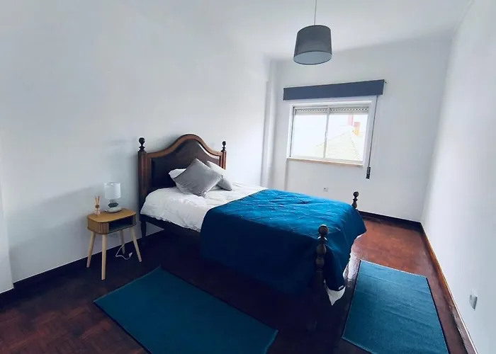 Lemon Tree House 2nd Floor - No Lift - Stairway 2 Andar Sem Elevador דירה *